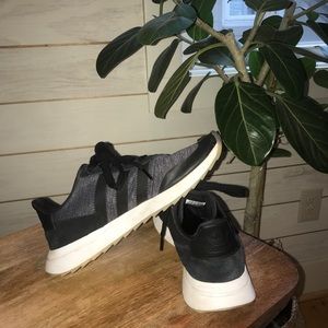 Adidas runner sneakers